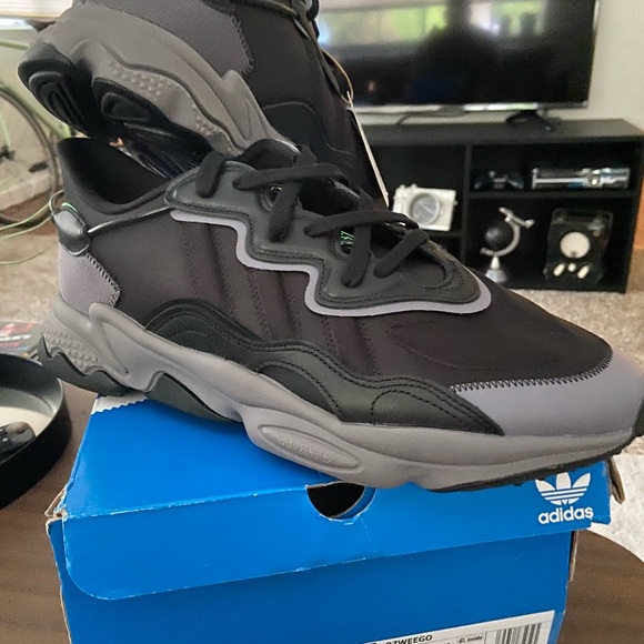 Ozweego black, grey and neón green - Picture 5 of 9